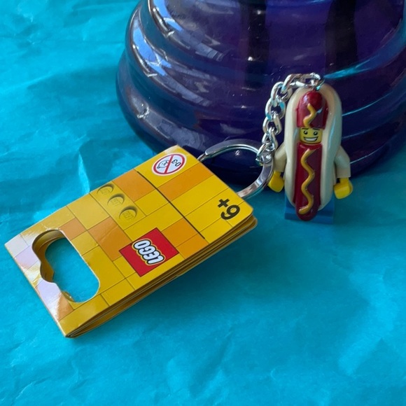 🌭LEGO HOTDOG GUY KEYCHAIN 🌭NWT 🌭 - Picture 9 of 16